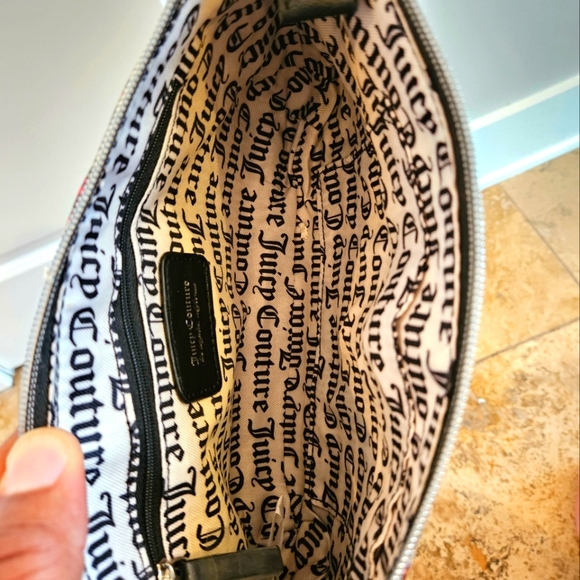 Juicy Couture Graffiti Lock N Chain Shoulder Bag NWT. - Picture 5 of 6